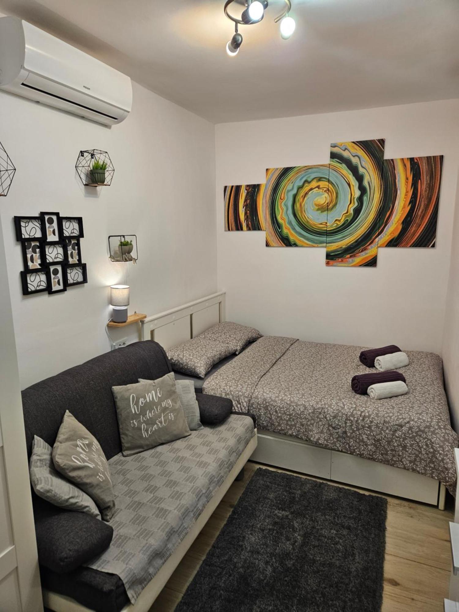 Apartment Maja - Strict Center Of Zagabria Esterno foto