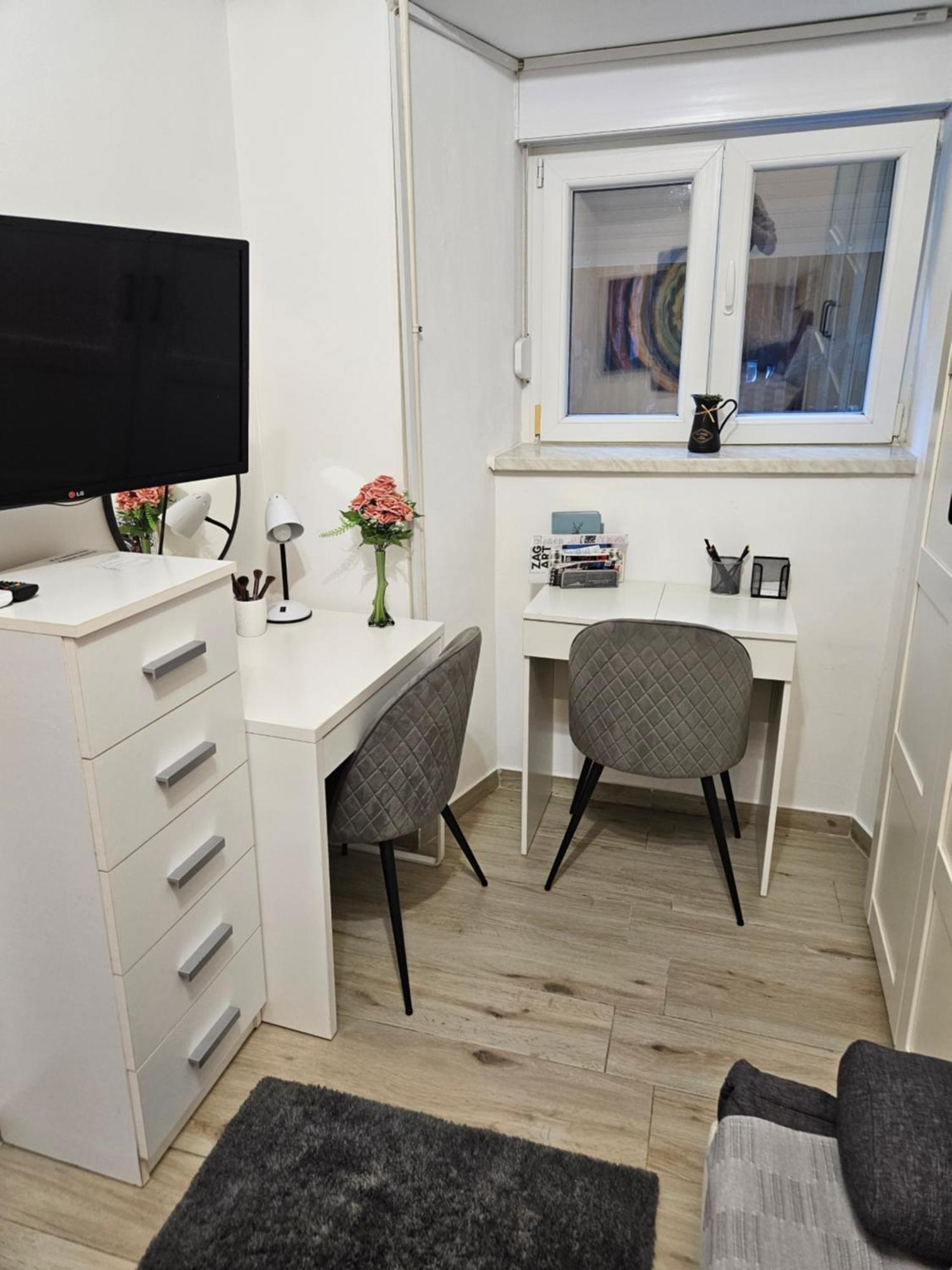 Apartment Maja - Strict Center Of Zagabria Esterno foto