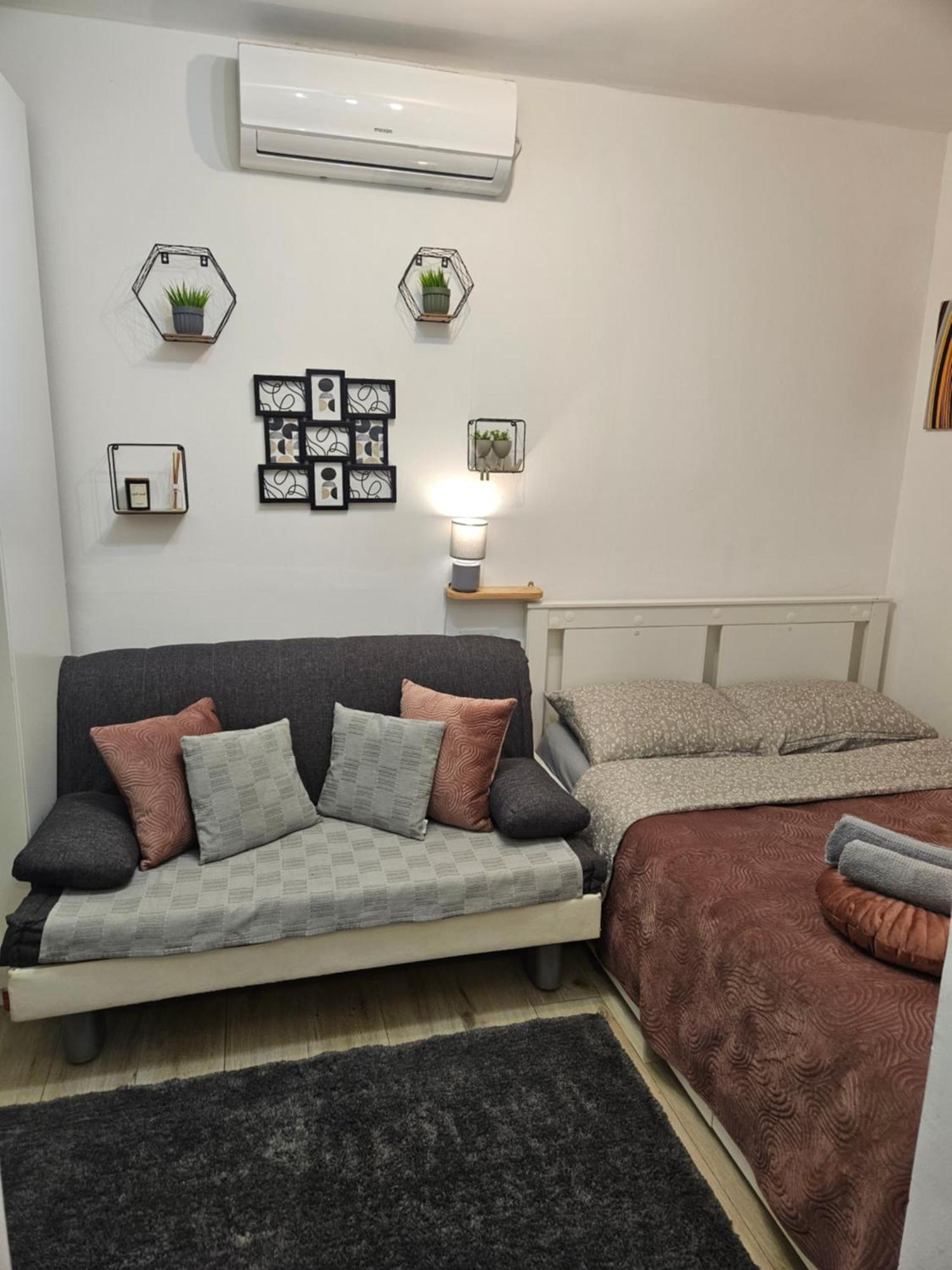 Apartment Maja - Strict Center Of Zagabria Esterno foto